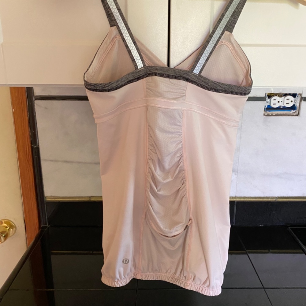 Lululemon - Picture 8 of 15